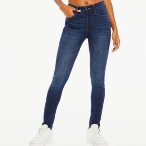 Aeropostale Seriously Stretchy High-Rise Jegging